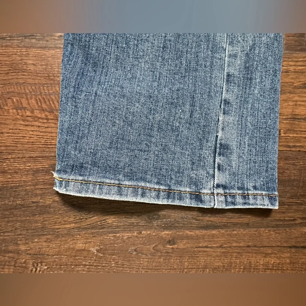 Levi's 505 40 32 jean’s blue Relaxed straight with Distressed Details men’s